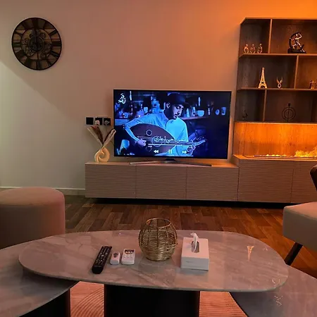 شقة انيقة بصالة والدخول ذاتي Riyadh Exterior photo