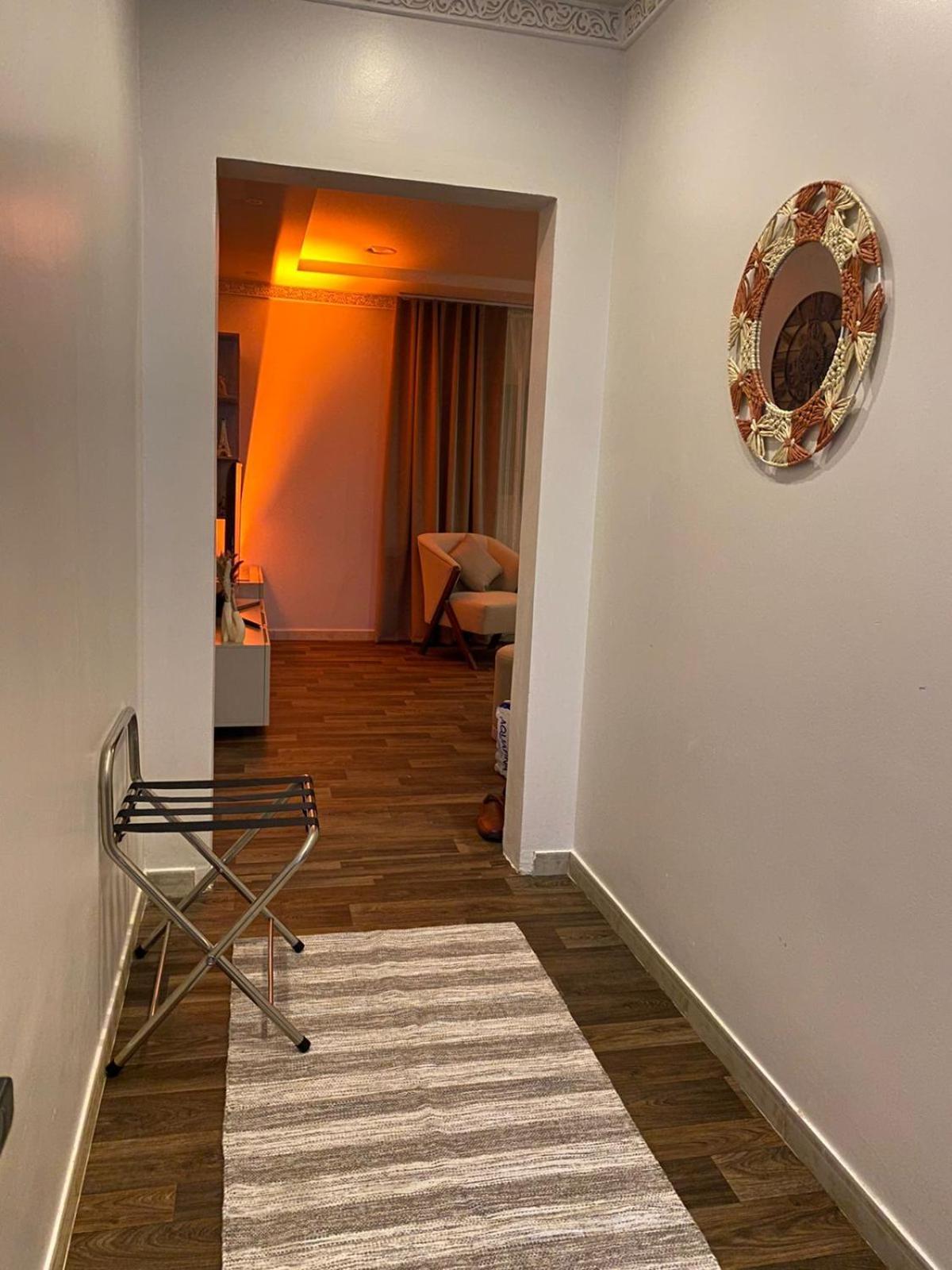 انيقة بصالة والدخول ذاتي Apartemen *
